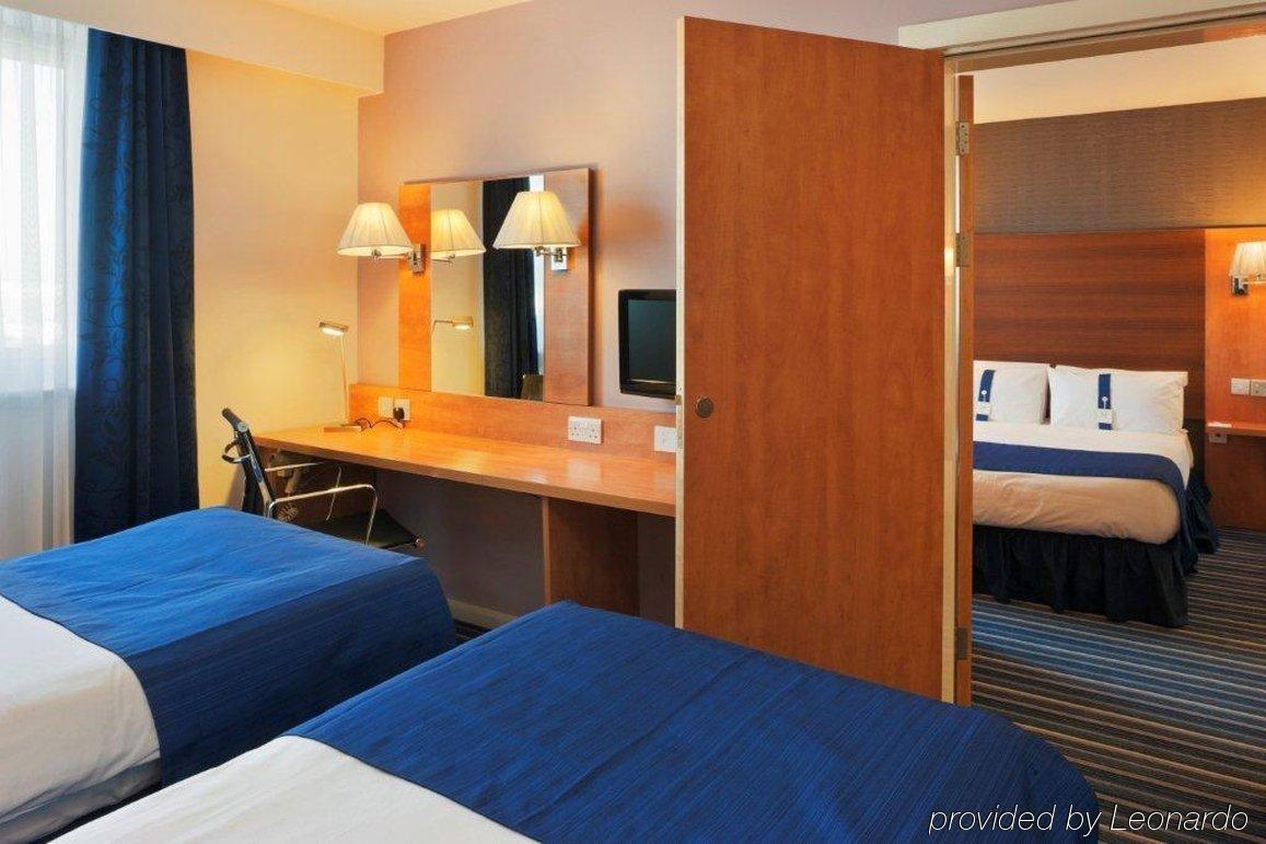 Holiday Inn Express Nuneaton By Ihg Oda fotoğraf